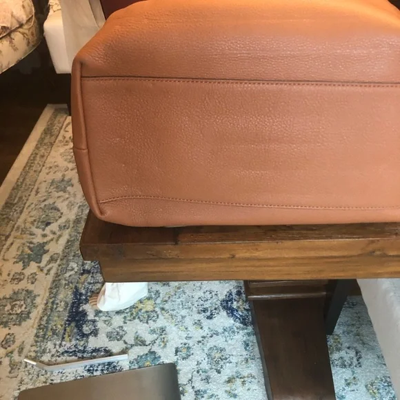 Beautiful Tory Burch Shoulder Bag Brand New W/O Tags - Picture 4 of 9